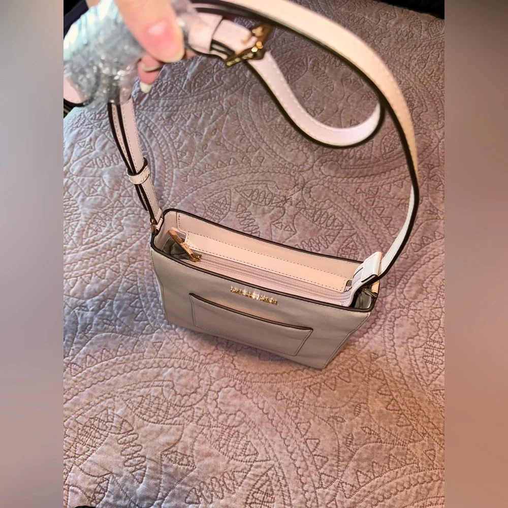 Michael Kors Blush Gloria Crossbody Bag - Picture 11 of 16